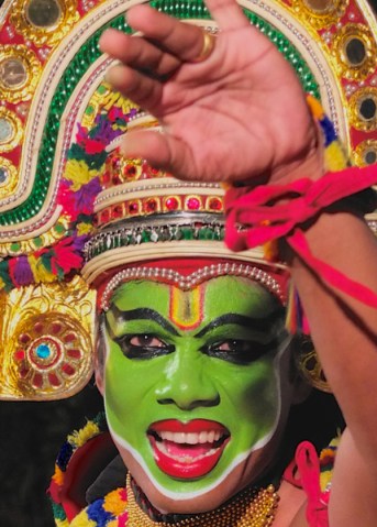 Ottamthullal Dancer, Kerala, India 